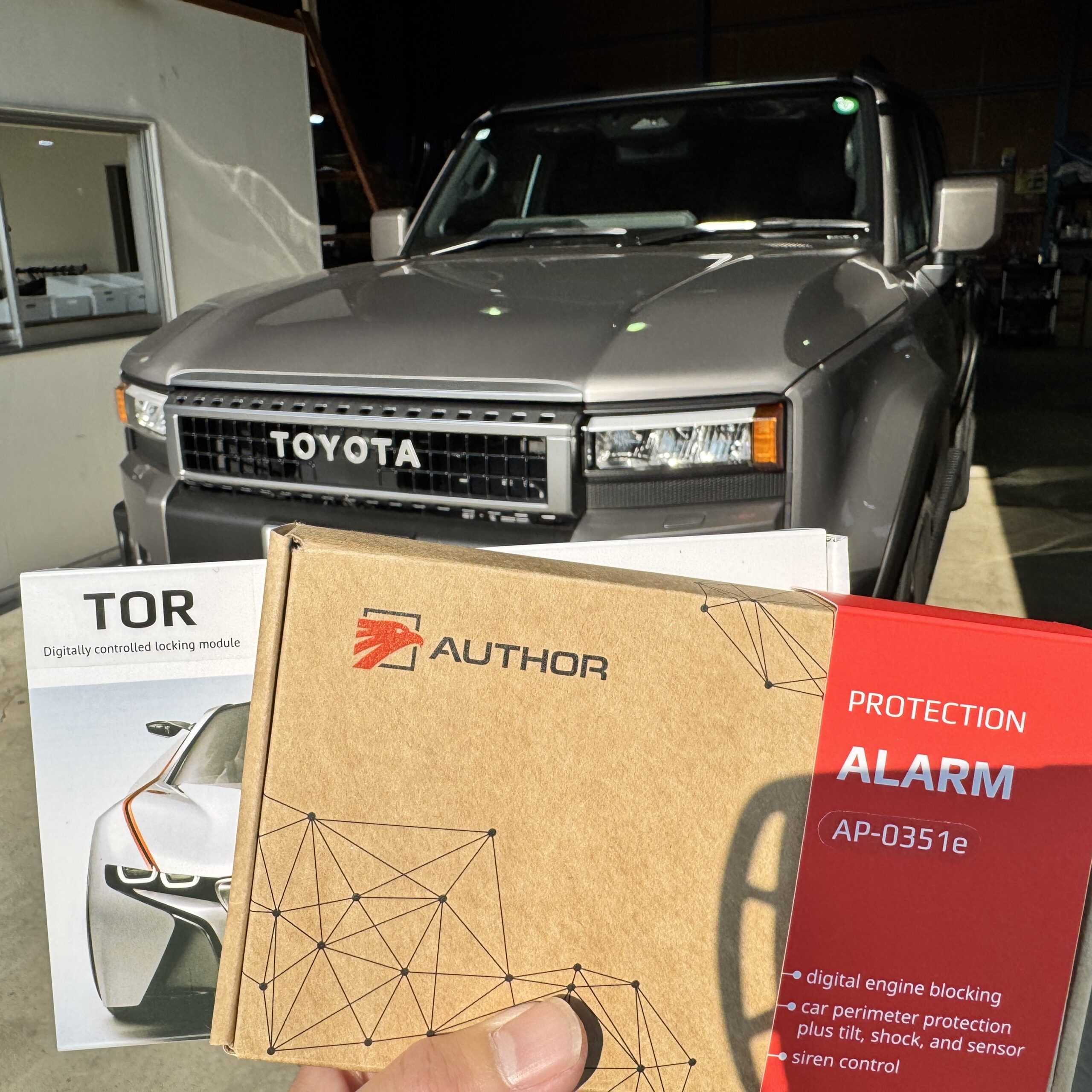 トヨタ/ランドクルーザー250|「IGLA ALARM」&「TOR」|取り付け