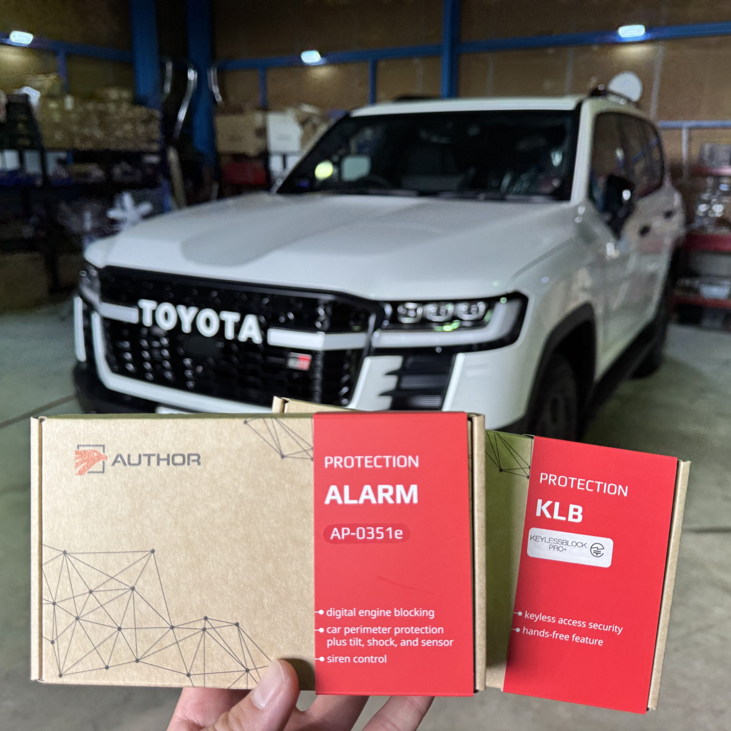 トヨタ/ランドクルーザー300|「IGLA ALARM」「KEYLESS BLOCK PRO+」「ブレーキペダルロック」|取り付け