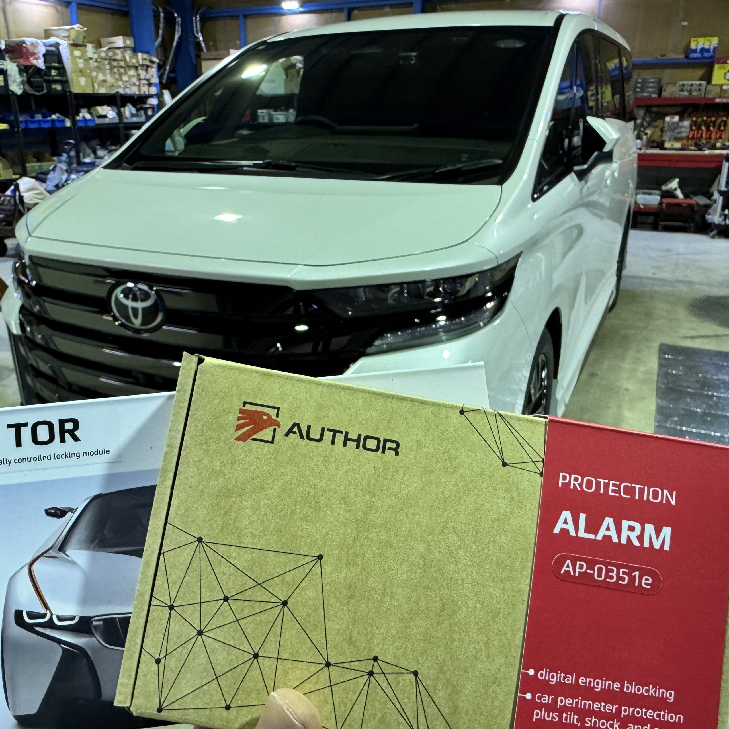 トヨタ/ヴェルファイア|「IGLA ALARM」「TOR」|取り付け