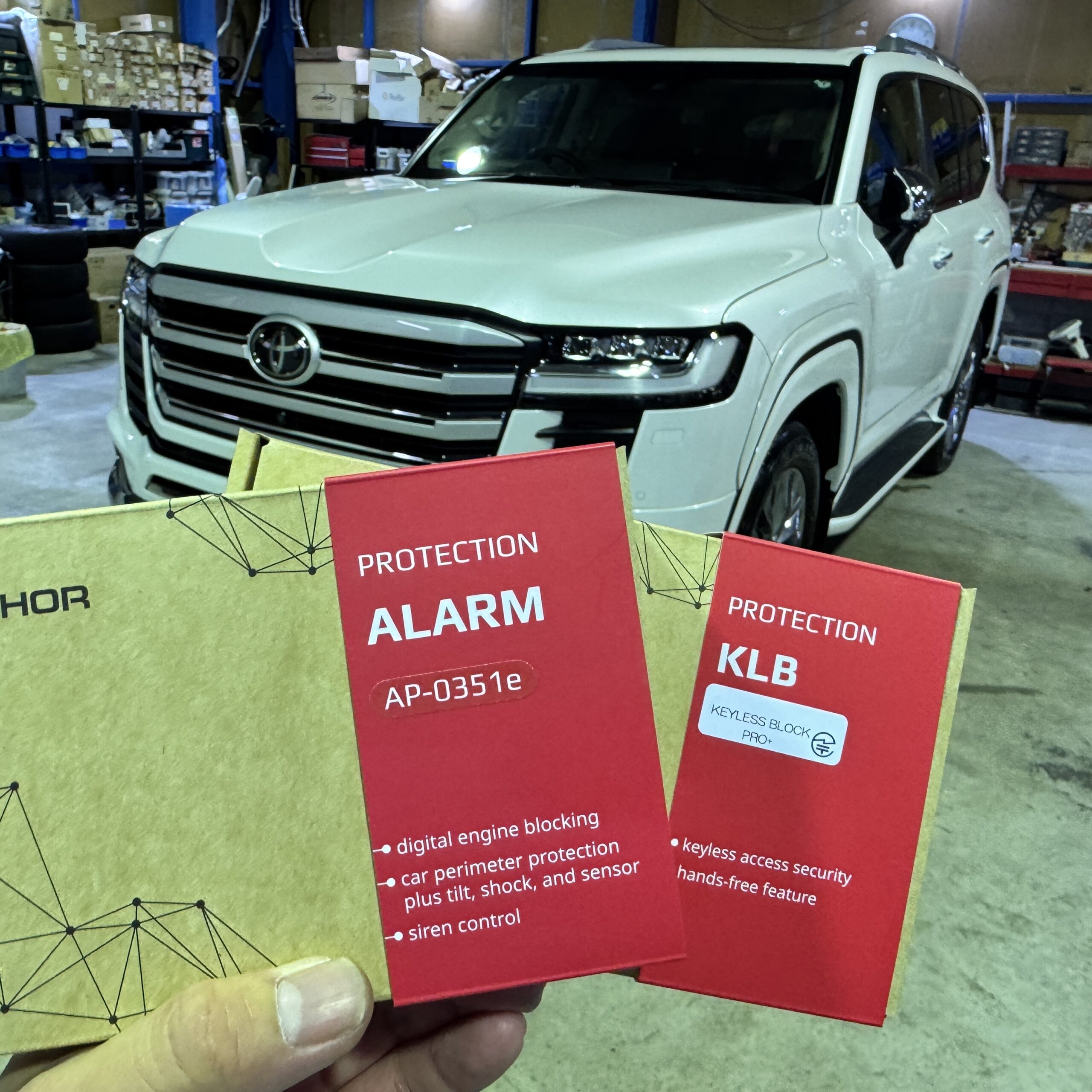 トヨタ/ランドクルーザー300|「IGLA ALARM」「KEYLESS BLOCK PRO+」|取り付け