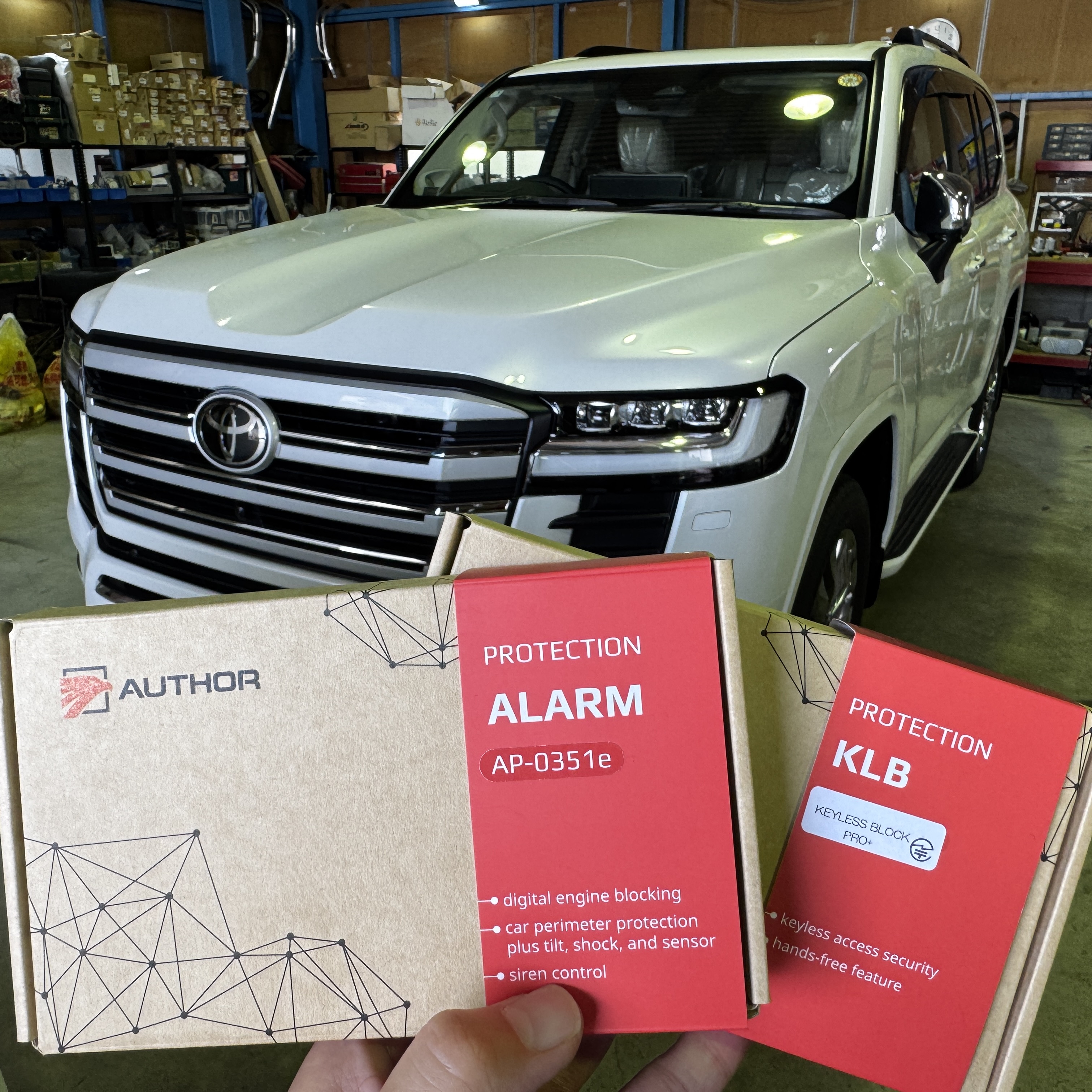 トヨタ/ランドクルーザー300|「IGLA ALARM」「KEYLESS BLOCK PRO+」